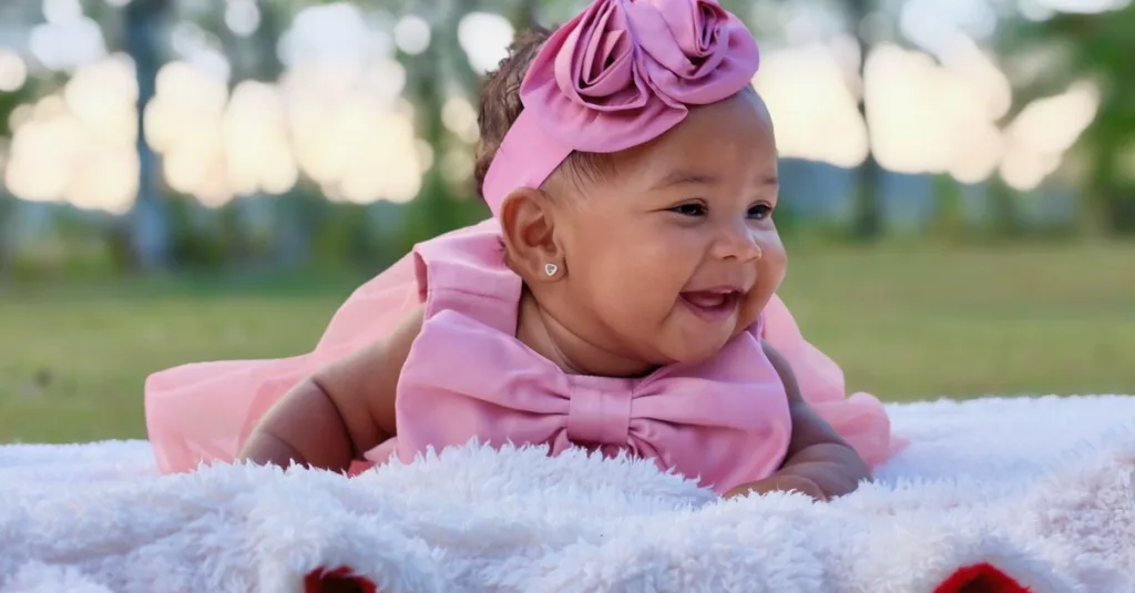 découvrez tout ce dont votre bébé a besoin : conseils, produits de soin, vêtements et accessoires pour accompagner chaque étape de sa croissance.